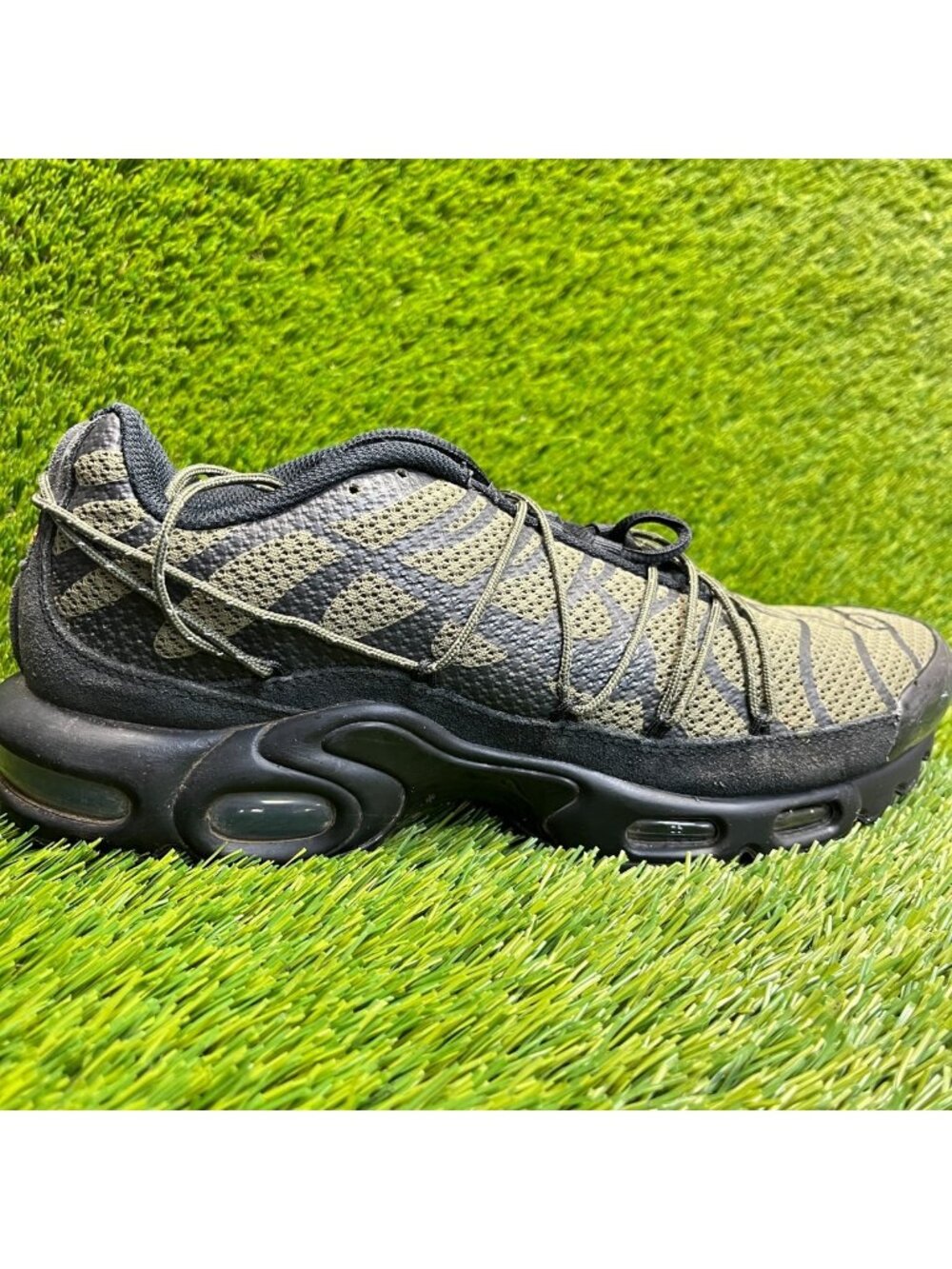 Nike Air Max Plus Utility Mens Size 9.5 Olive Green Black Running Shoes Sneakers
